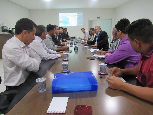 Durante a reunião, foram apresentados os índices de crescimento da demanda energética de Nova Serrana, que ultrapassou a média nacional em quase 20%. Foto: Antônio Azevedo/Sindinova.