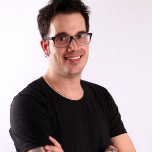 O designer e consultor do Núcleo de Design da Assintecal, Victor Barbieratto, estará no Sindinova para falar sobre as inspirações para o verão 2017. 
