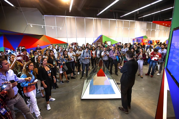 Palestra apresenta as inspirações do Verão 2019 e atualiza empresários, designers e profissionais de moda para a estação.
