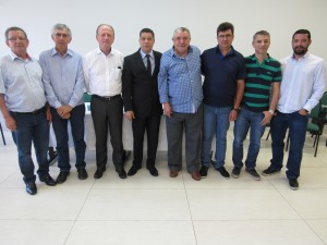 Heitor Klein (terceiro da esq. para dir.) com Pedro Gomes, diretores do Sindinova e o advogado Dr. Gilson Pereira.