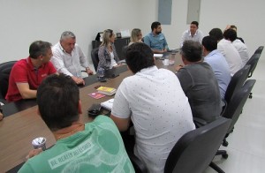 O secretário municipal de Indústria e Comércio de Nova Serrana, Marcelo Caires, anunciou aos expositores confirmados a liberação de subsídio para viabilizar a participação. Foto: Antônio Azevedo/Sindinova.